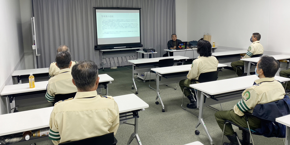 有限会社 九州中央警備保障 沖縄営業所【男・女交通誘導警備スタッフ（日勤・有資格者）【週払いOK】】の求人募集画像