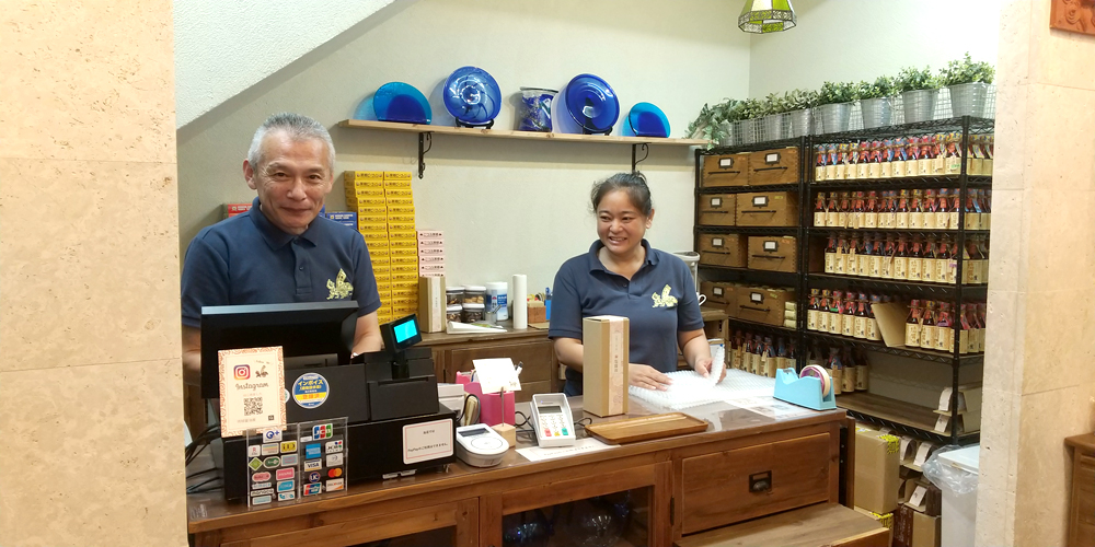 琉球醤油屋 国際通り松尾店【醤油屋の販売スタッフ（短時間）(那覇市松尾)【未経験可／時給1,000円】】の求人募集画像