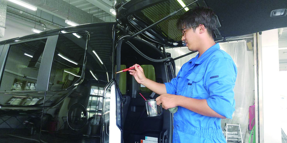 株式会社　ゆにてっくす【自動車のサビ止め作業（豊見城市）【社保完備／土日祝休】】の求人募集画像